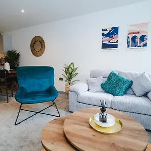 George House Modern By Vichy Bed & Breakfast Kingston upon Hull