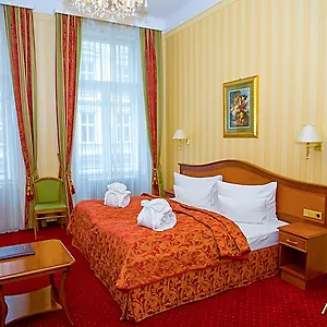 Opera Hotel