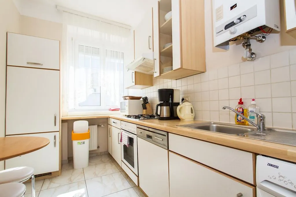 Central Apartments Vienna - Cav 4*,