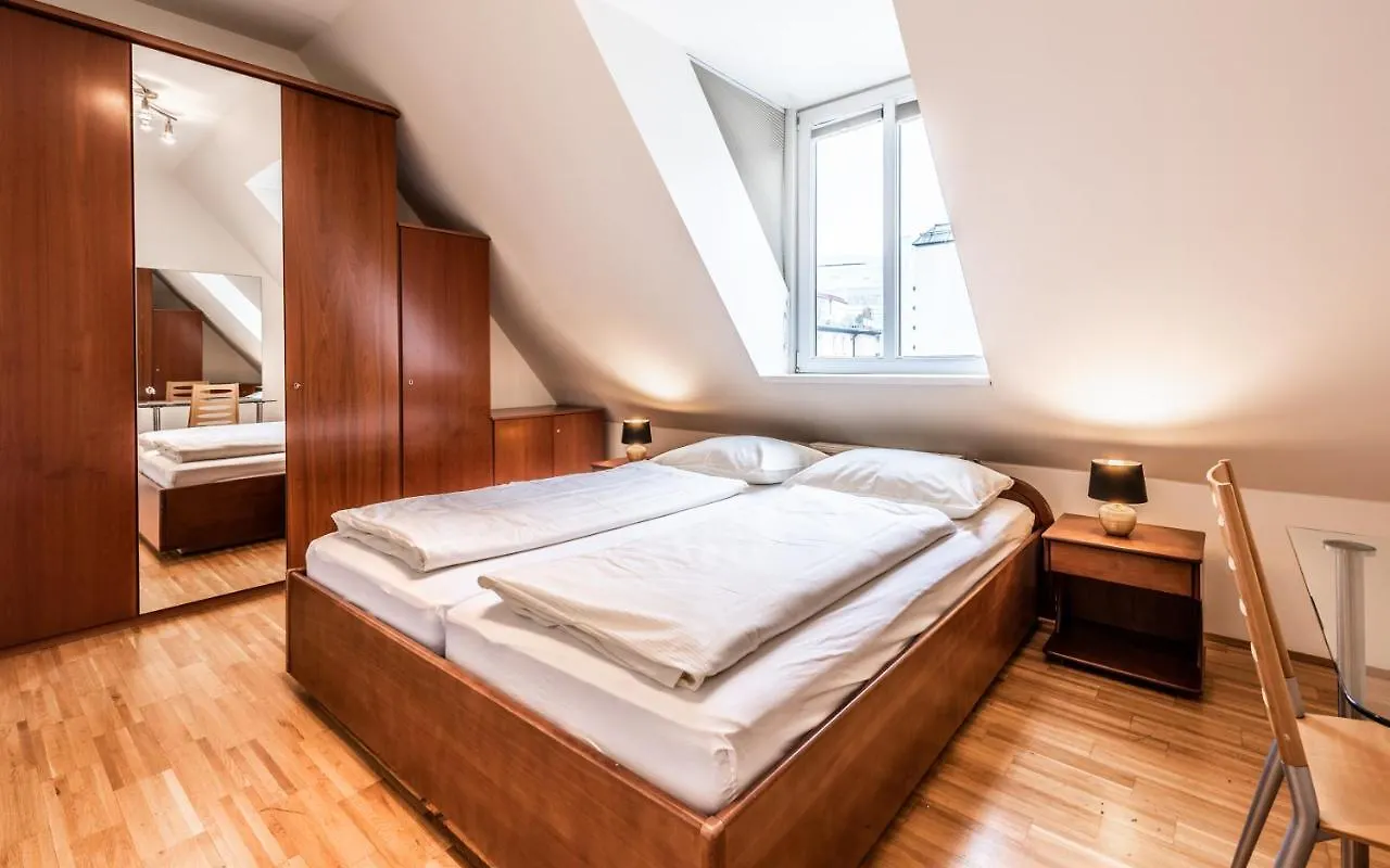 Central Apartments Vienna - Cav 4*,