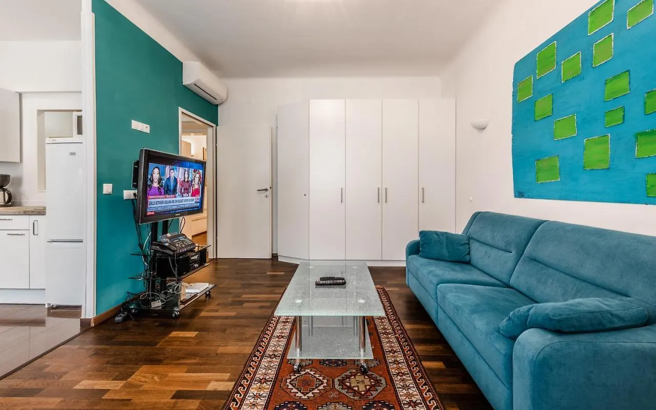 Central Apartments Vienna - Cav 4*,