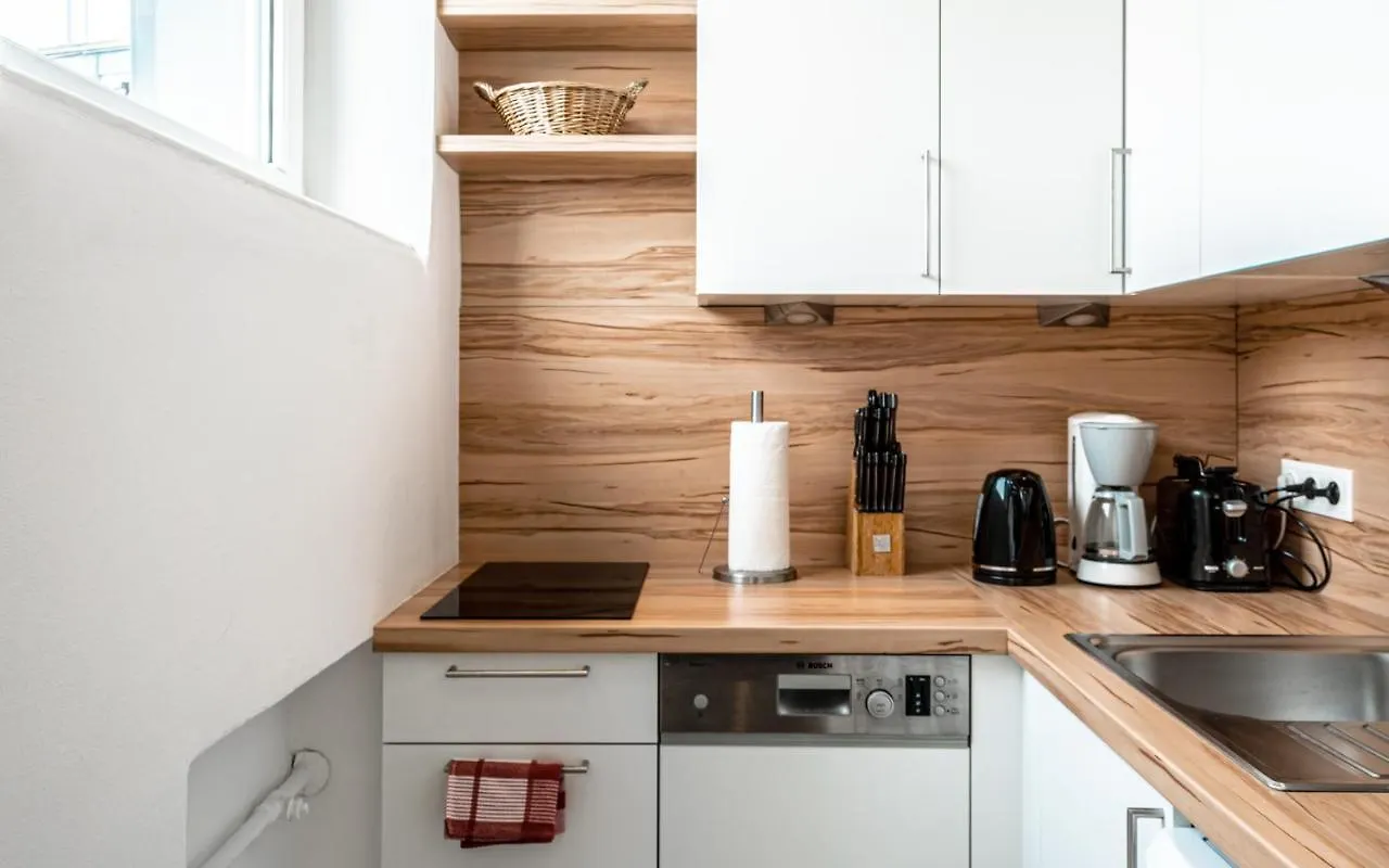 Central Apartments Vienna - Cav 4*,
